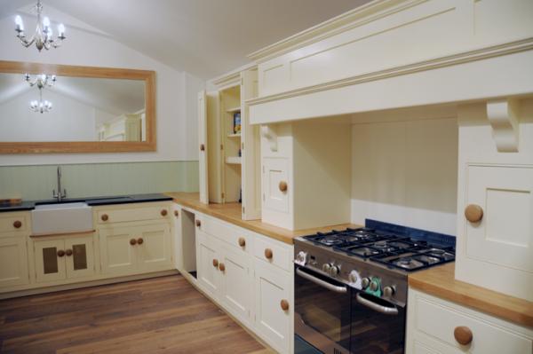 Handmade Kitchens cheshire, Bespoke Kitchens Cheshire, Bespoke Kitchens Wilmslow | Roger Moore Bespoke Kitchens Ltd 6