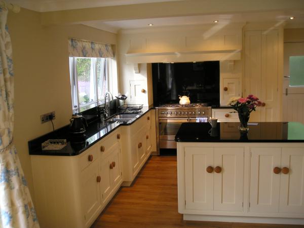 Handmade Kitchens cheshire, Bespoke Kitchens Cheshire, Bespoke Kitchens Wilmslow | Roger Moore Bespoke Kitchens Ltd 19